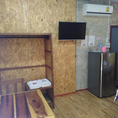Ban Suan Sukjai Mae Sariang Hotell Rum bild