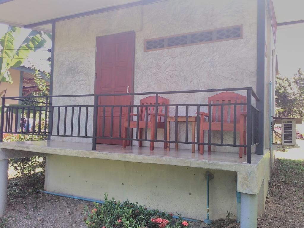 Ban Suan Sukjai Mae Sariang Hotell Exteriör bild