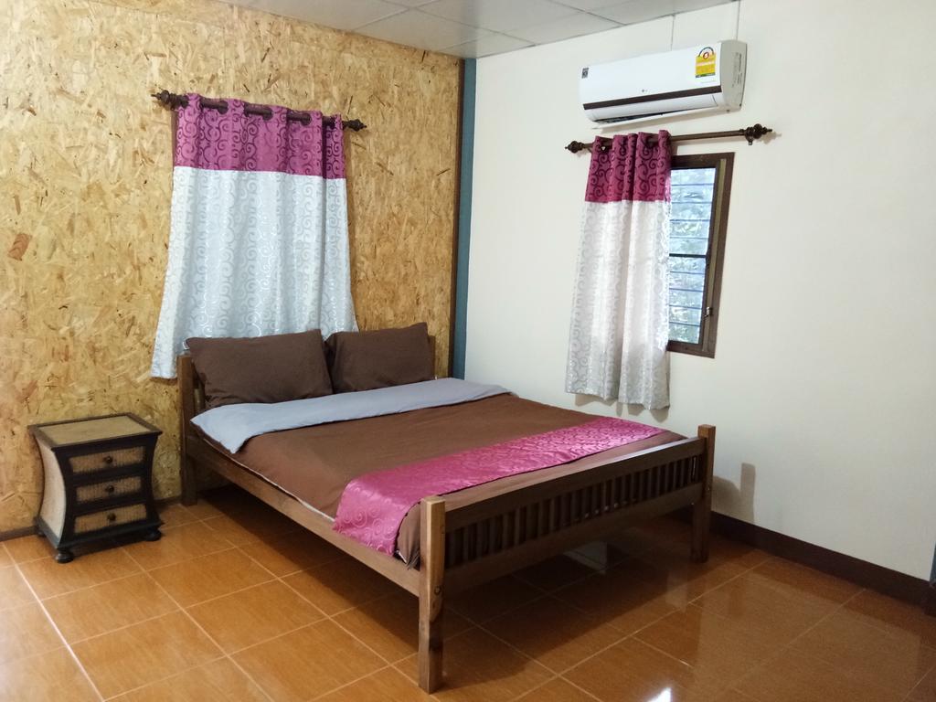 Ban Suan Sukjai Mae Sariang Hotell Exteriör bild