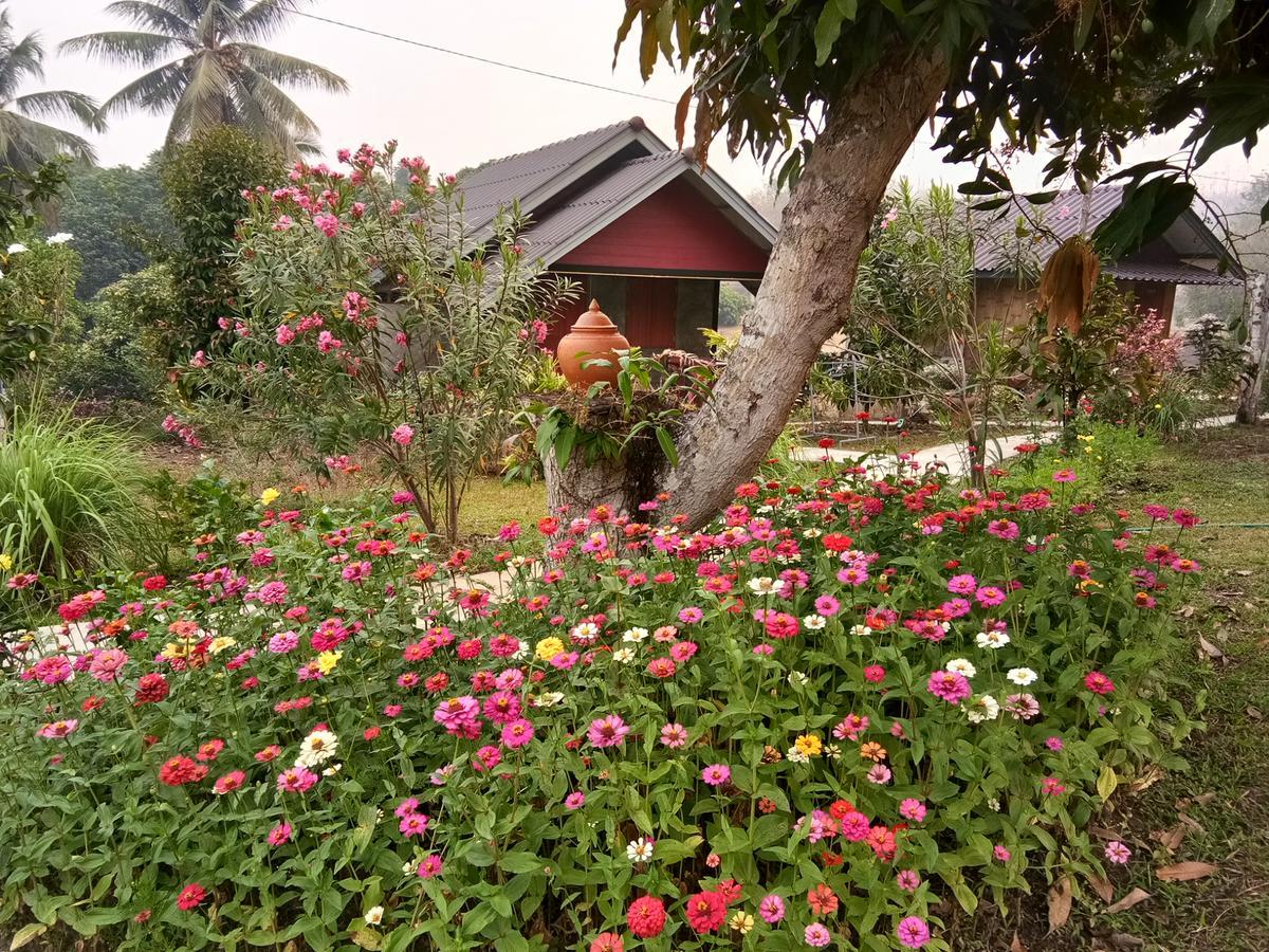 Ban Suan Sukjai Mae Sariang Hotell Exteriör bild