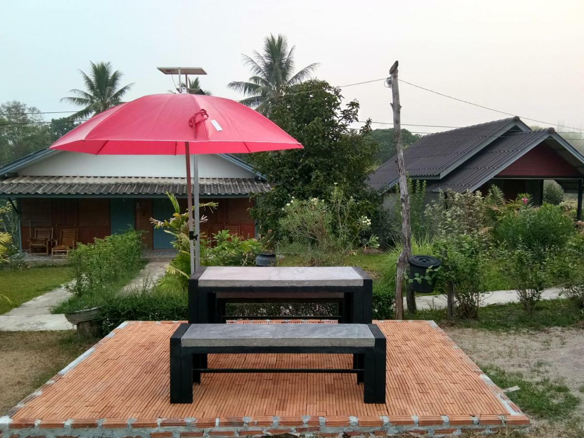 Ban Suan Sukjai Mae Sariang Hotell Exteriör bild