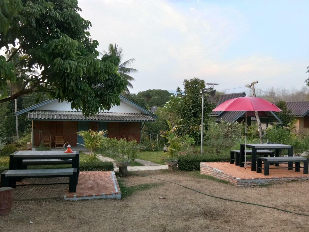 Ban Suan Sukjai Mae Sariang Hotell Exteriör bild