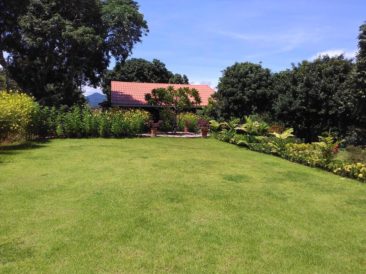 Ban Suan Sukjai Mae Sariang Hotell Exteriör bild