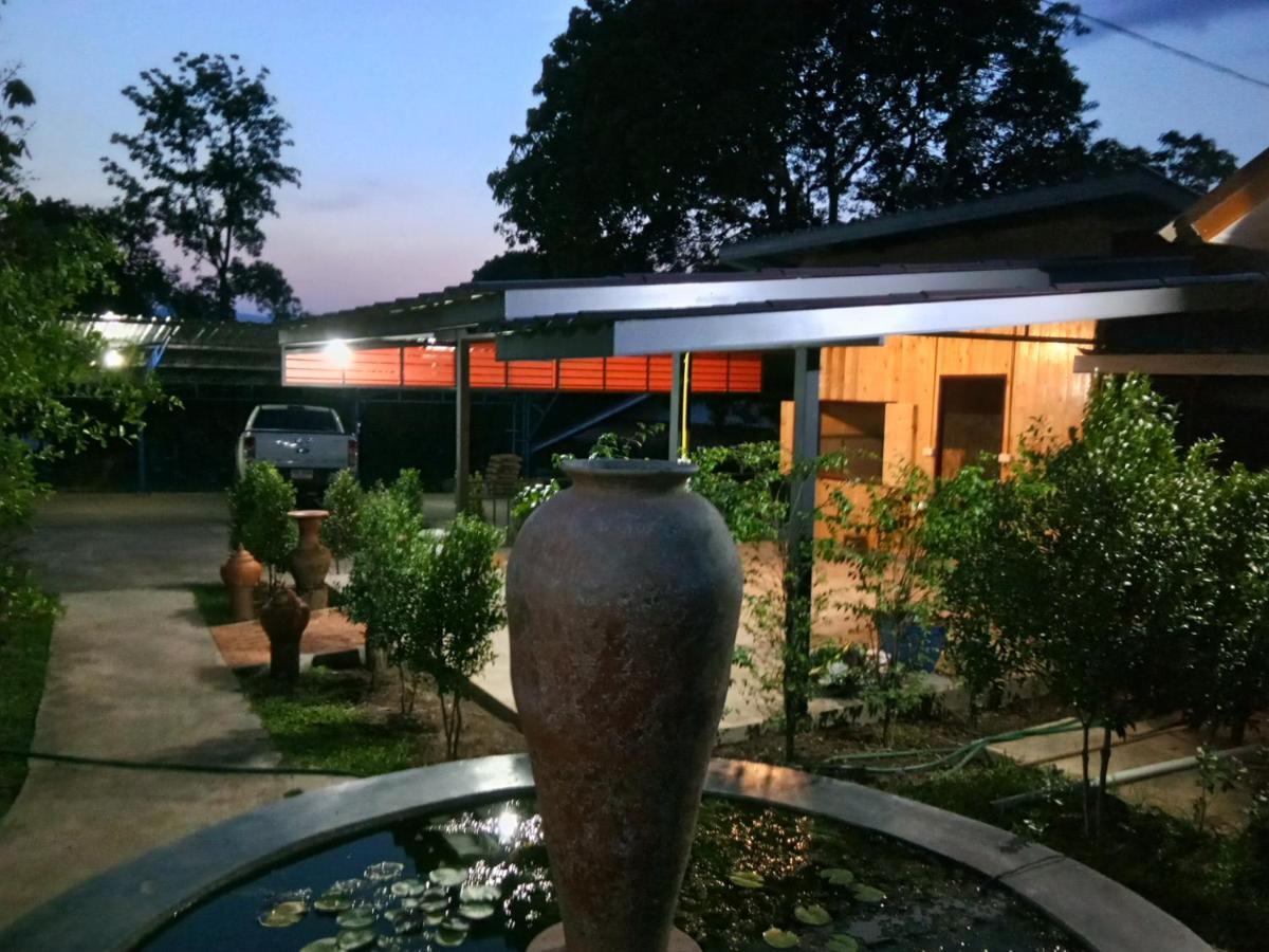 Ban Suan Sukjai Mae Sariang Hotell Exteriör bild